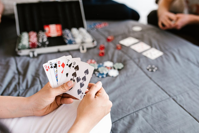 Bring the Excitement Home: Tips for Hosting a Memorable Casino Night Party