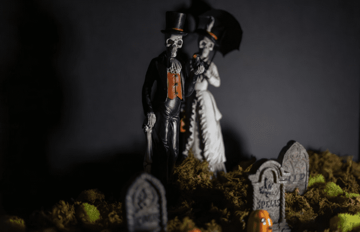Sinister Sweets: Halloween Cake and Treat Ideas for Your Wedding